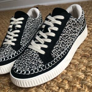 New: Dolce Vita Nicona Sneaker. Size 7.5
